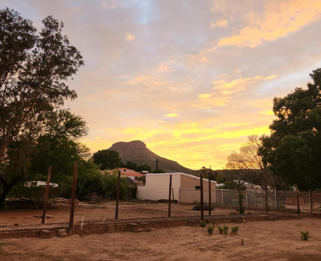 Die Dorpshuis Graaff-Reinet المظهر الخارجي الصورة